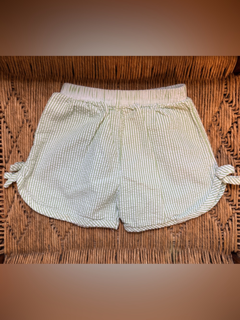 Kids Seersucker Bow Hem Shorts in Light Green